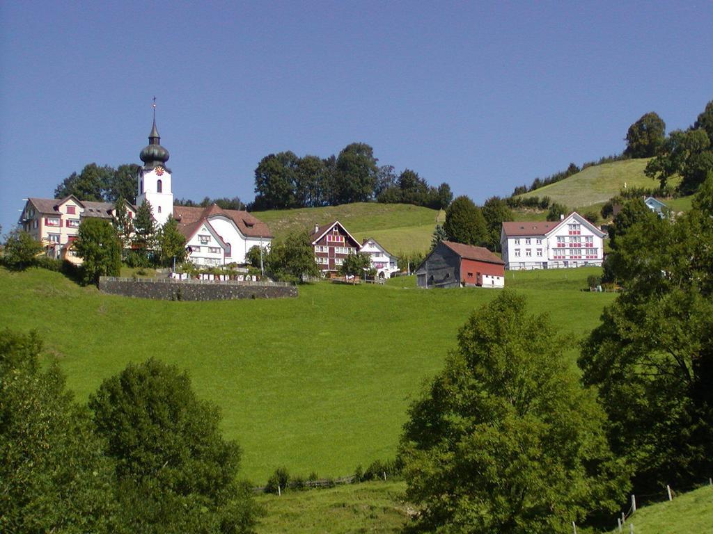 Gasthaus Baeren Schlatt อัพเพนเซลล์ ภายนอก รูปภาพ